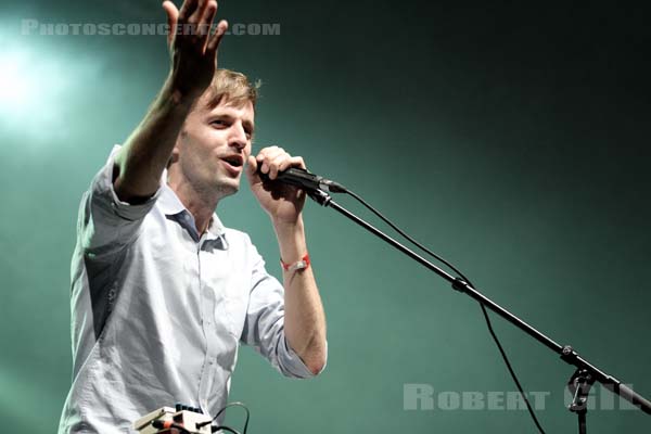 CUT COPY - 2011-10-28 - PARIS - Espace Charlie Parker - Grande Halle - 